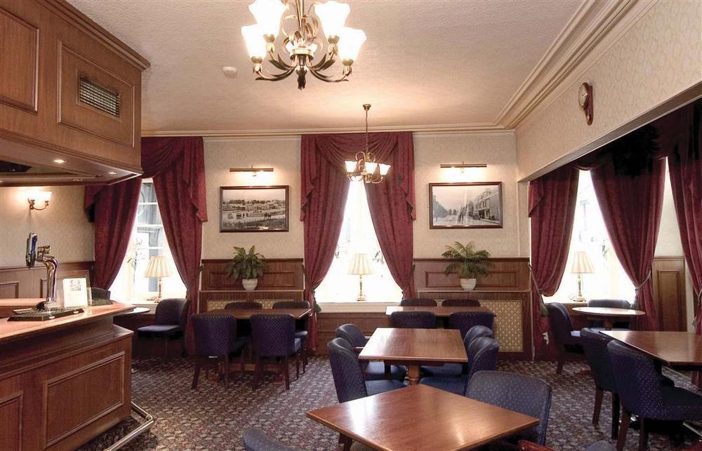 Burnett Arms Hotel バンチョリー レストラン 写真