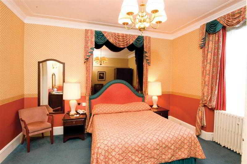 Burnett Arms Hotel バンチョリー エクステリア 写真